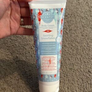 Scentsy Swirling Snowflakes Body Cream